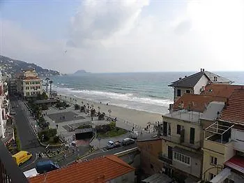 Enrico 3* Alassio