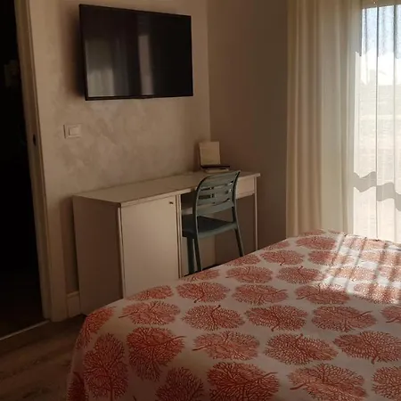Enrico Hotel